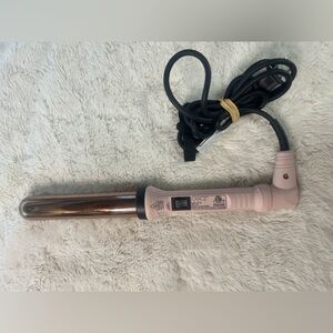Lange Soft Pink Hair Styling Tool